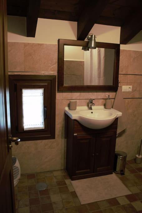 La Casa 44, Con Spa Opcional Sariego Екстериор снимка